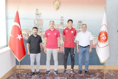 DEMİR’DEN, TÜRKİYE REKORU KIRAN ATLETE ÖDÜL